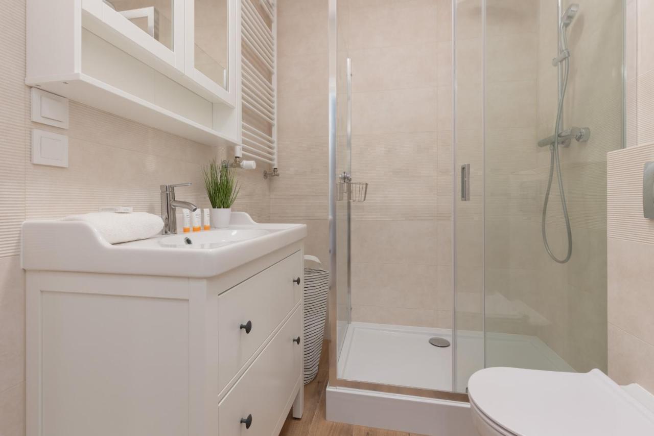 Leilighet Cozy & Bright Zupnicza By Renters Warszawa
